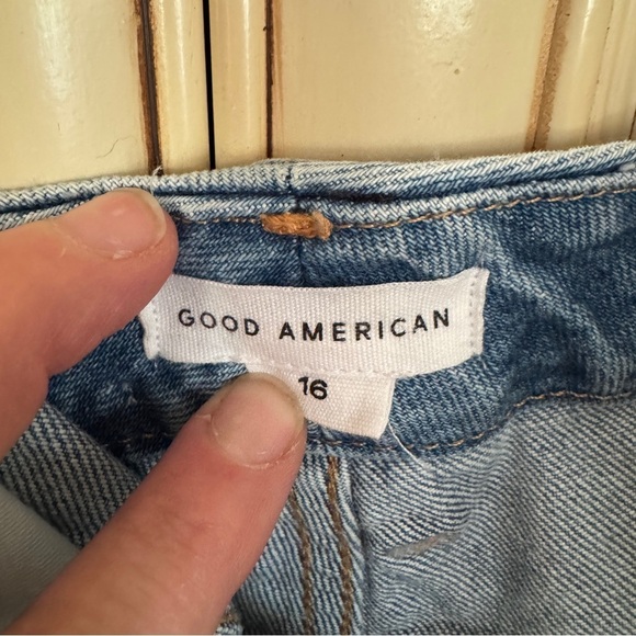 Good American THE WEEKENDER JEAN GGHNF235T | Blue864 | Size 16 - Picture 3 of 5